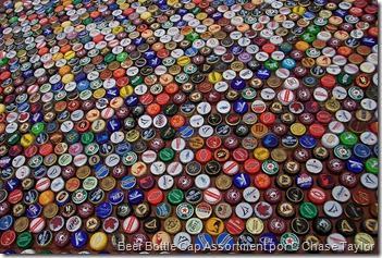 Beer Bottle Cap Assortment por C Chase Taylor