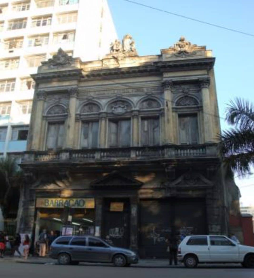 Prédio Histórico da Praça da República é restaurado Diário do Rio de