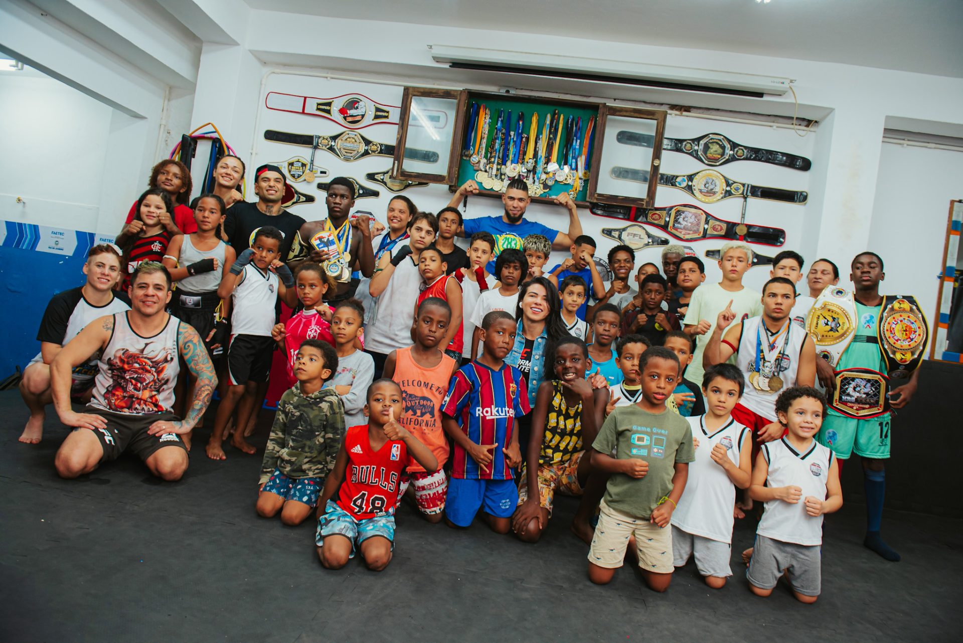 Alunos De Centro Esportivo Comunit Rio No Morro Dona Marta Em Botafogo