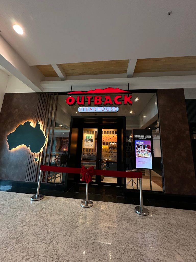 Outback Inaugura Primeiro Restaurante Na Regi O Dos Lagos Di Rio Do