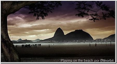 Playing on the beach por Danorbit