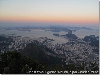 Sunset over Sugarloaf Mountain and Rio de Janeiro por Charles Philips