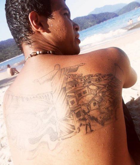 Tatuagem Paisagem do Rio nas costas