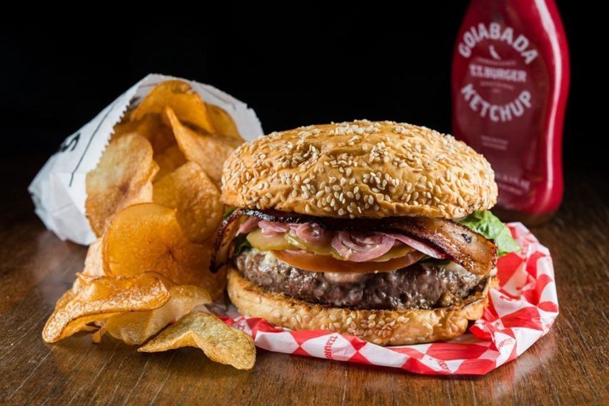 Reserva TT Burger_Hambúrguer e fritas do Thomas_Tomás Rangel