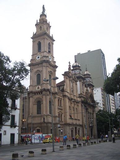 Igreja de Nossa Senhora do Carmo da Antiga Sé vista da Praça 15 de Novembro