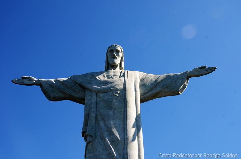 Vou tentar recriar os 10 mandamentos com gírias cariocas: 10. 1. Mano, tu  não pode vacilar, senão a treta é certa, sacou? Então presta atenção: Só  tem um Deus e só ele