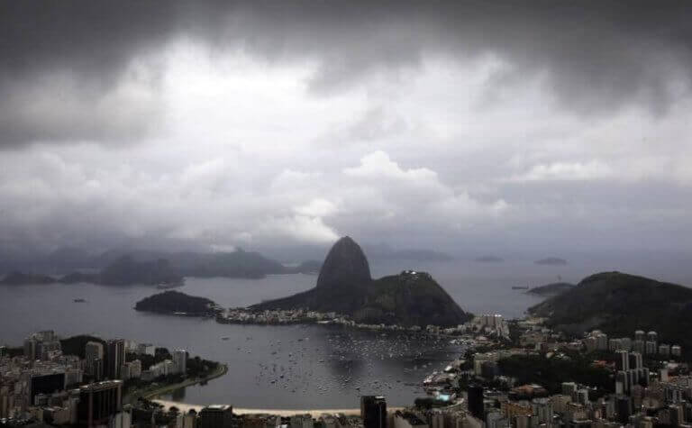 Domingo deve ser de chuva no Rio de Janeiro