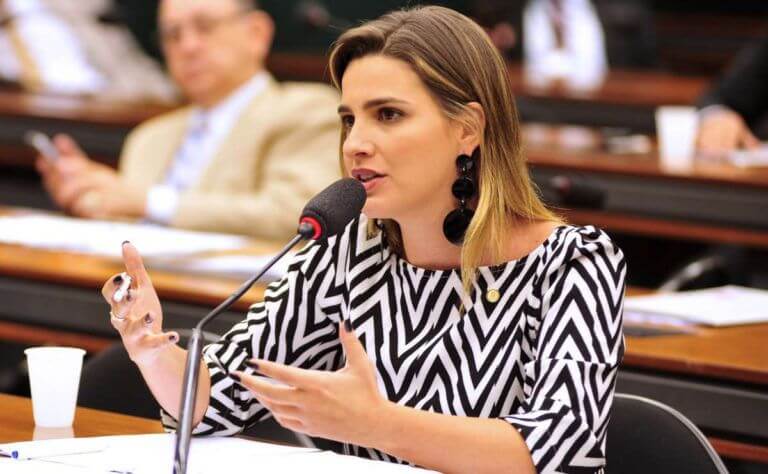 Editorial: Clarissa vem se mostrando parlamentar que mais luta pelo Rio