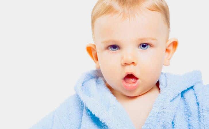 Meu filho tem orelha de abano, com que idade posso procurar um cirurgião plástico?
