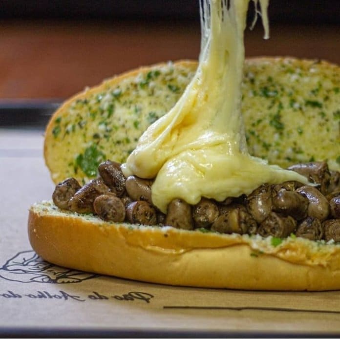 Sanduíche De Pão De Alho Com Coração Cai No Gosto Do Carioca Diário Do Rio De Janeiro 3179