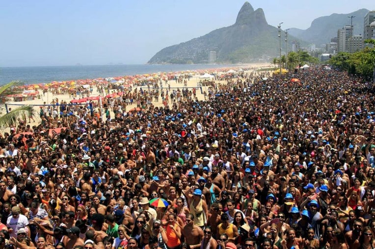 Paes diz ser ‘muito difícil’ haver Carnaval de rua no Rio em 2022