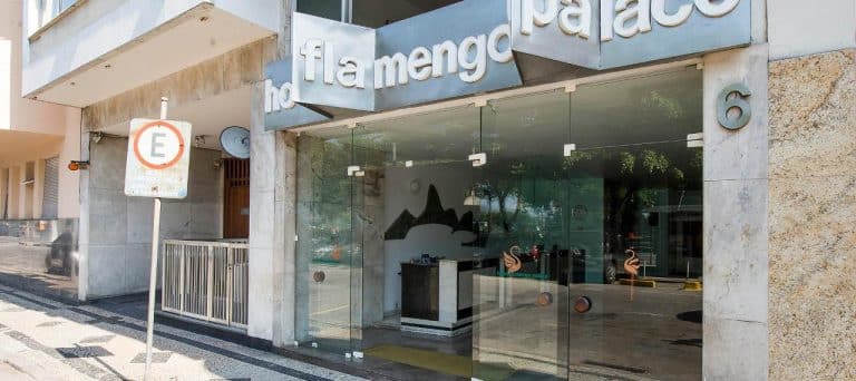 Hotel Flamengo Palace, na Praia do Flamengo, foi vendido ontem por 10 milhões de reais