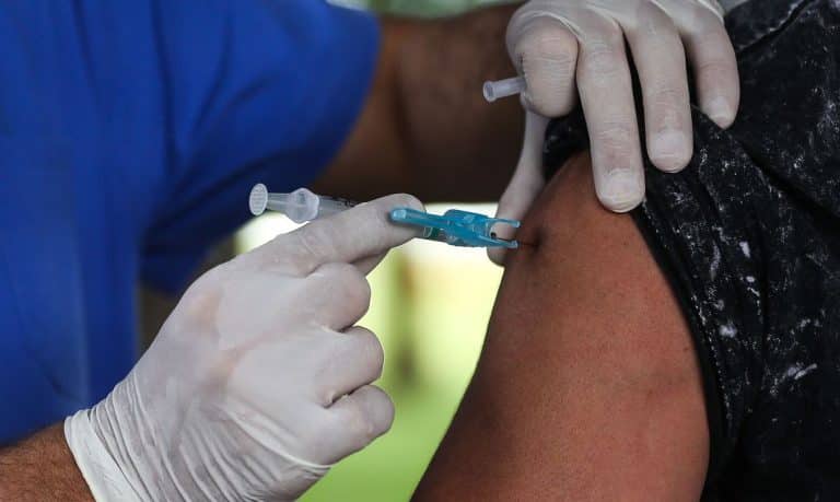 Vacinação contra a gripe no município do Rio será retomada na próxima terça-feira