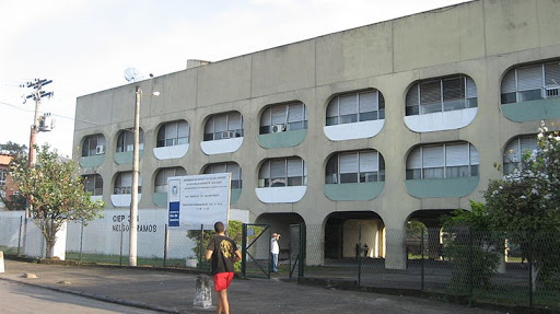 MPRJ obtém decisão que suspende a reabertura das escolas estaduais na segunda