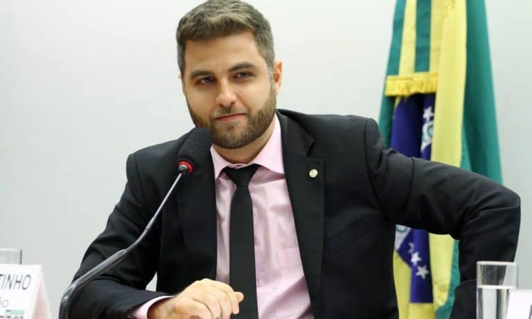 Ação contra Wladimir Garotinho e vice é julgada improcedente pelo TRE-RJ