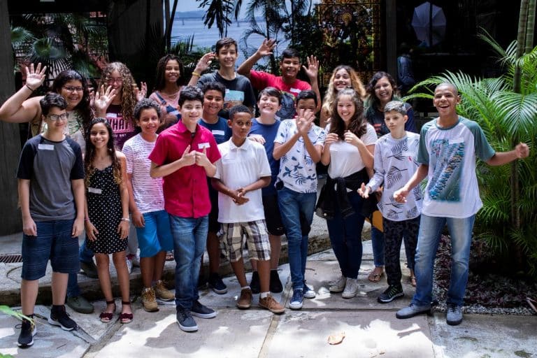 Prefeitura do Rio renova parceria que garante estudo a alunos de baixa renda ‘superdotados’