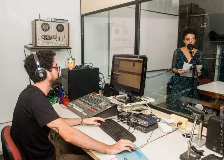 Rádio UFRJ é premiada por cobertura jornalística da pandemia