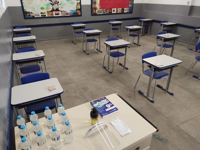 Escolas municipais do Rio têm aulas presenciais começando a ser retomadas nesta terça-feira