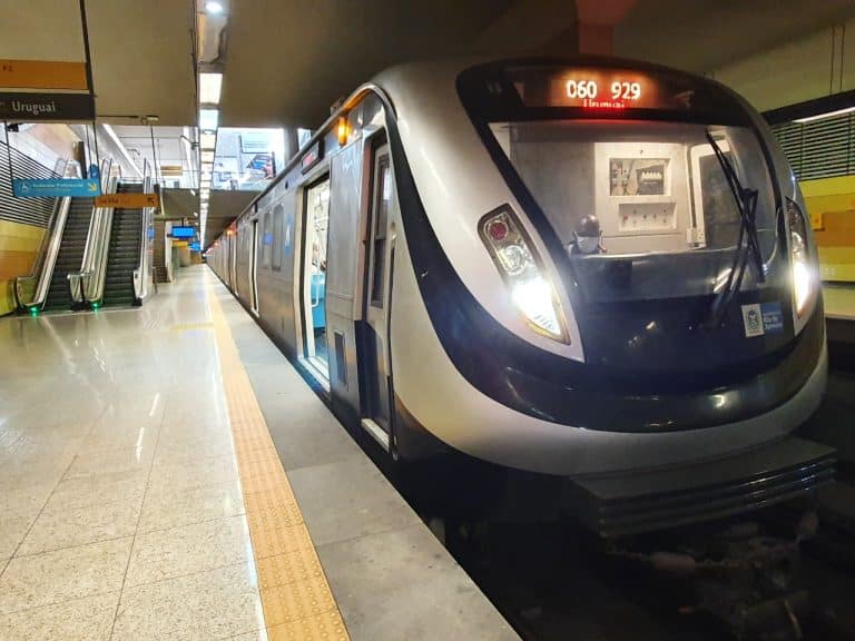 Deputado pede suspensão do aumento da tarifa do metrô