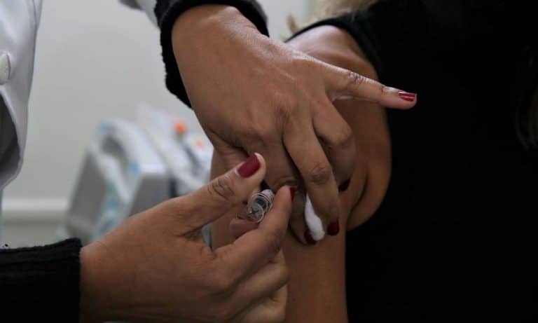 Secretaria de Saúde determina regras para evitar desperdício de doses de vacina