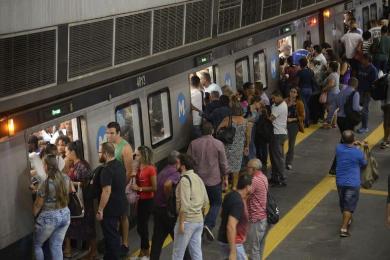 Devido ao Desfile das Campeãs, MetrôRio funcionará 24h neste fim de semana