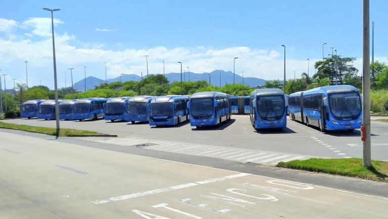 Paes diz que rodoviários do BRT em greve serão demitidos por justa causa; Polícia Federal pode ser acionada no caso