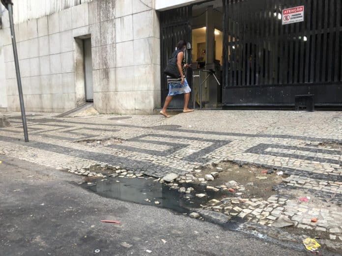 A frente e fachada do Pestana Hotel pela Domingos Ferreira é motivo de preocupação dos moradores de Copacabana.