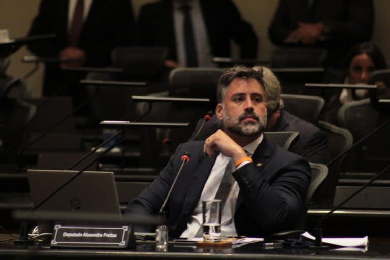 Deputado Alexandre Freitas solicita fim do estado de emergência no RJ causado pela Covid-19