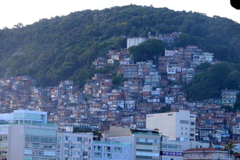 Conjunto habitacional do Pavão-Pavãozinho e do Cantagalo recebem obras do Programa Cidade Integrada