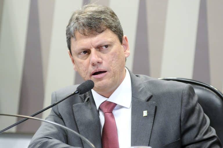 Tarcísio Freitas candidato a governador do Rio?