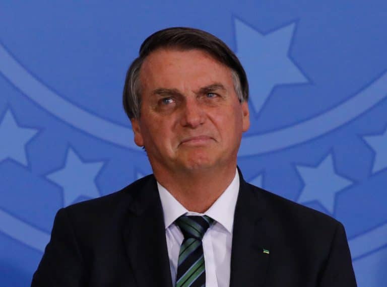 Bolsonaro: salário mínimo sobe pra R$ 1.400,00 em 2023