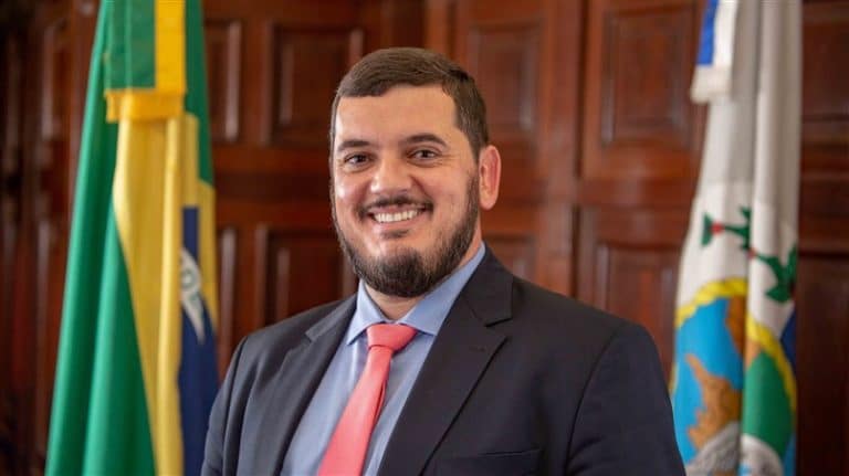 Rodrigo Bacellar será secretário de governo e pai de Jairinho assume na Alerj