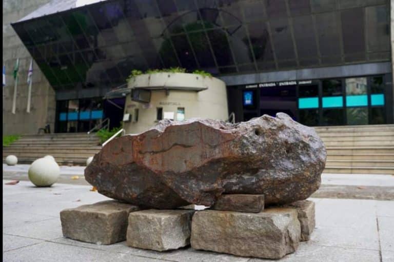 Segundo maior meteorito do Brasil ficará em exposição no Planetário do Rio