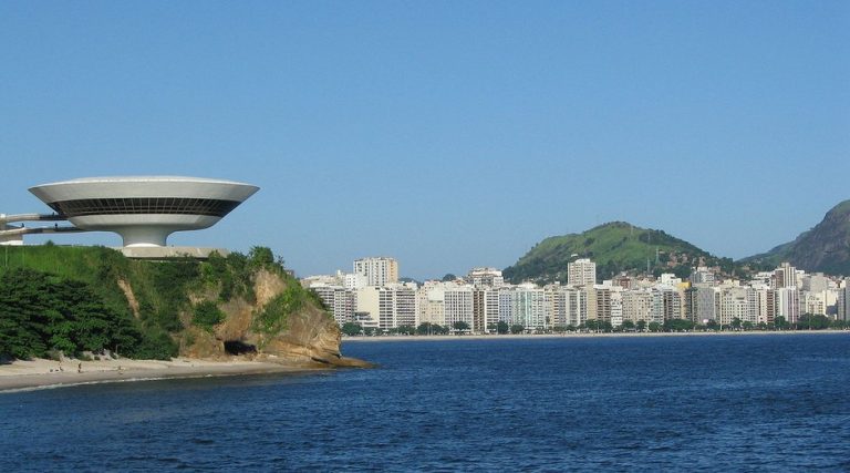 Niterói é o município com maior renda média do RJ; Japeri é o menor
