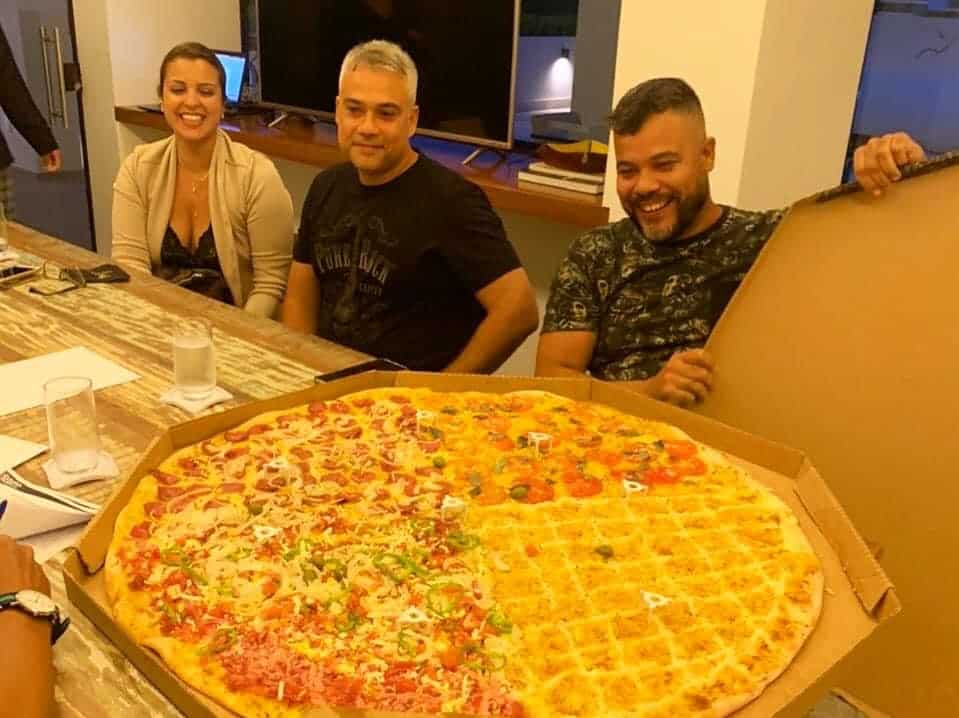 Compramos uma pizza gigante! #pizzagigante #pizza90cm #noventao #pizza