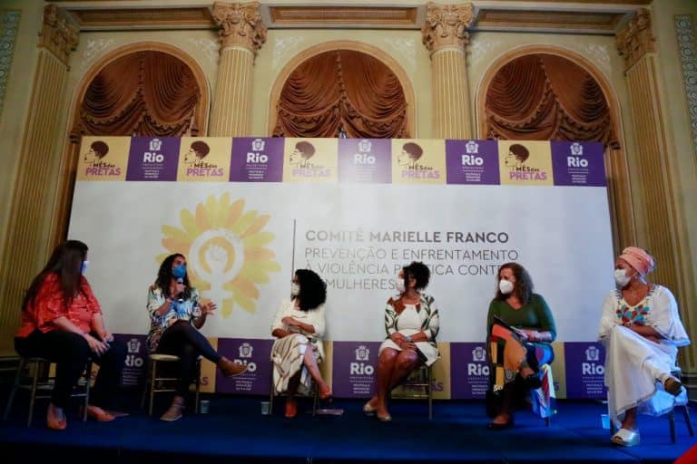 Homenageando Marielle Franco, Prefeitura do Rio cria comitê para combater violência política contra mulheres