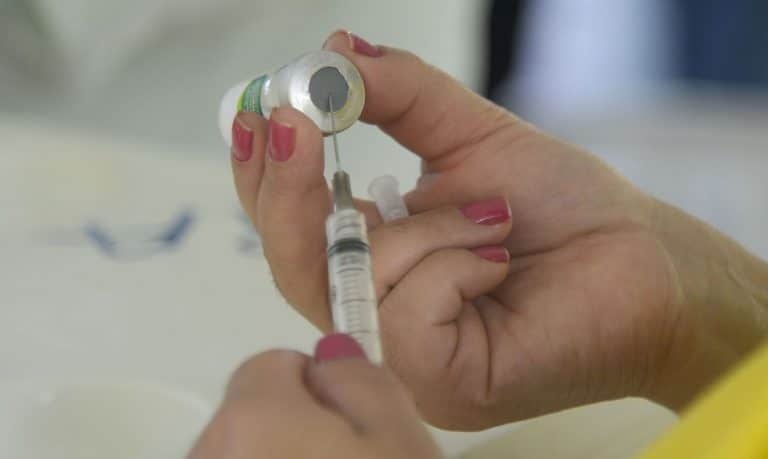 Rio inicia nesta segunda-feira vacinação contra a gripe; confira calendário
