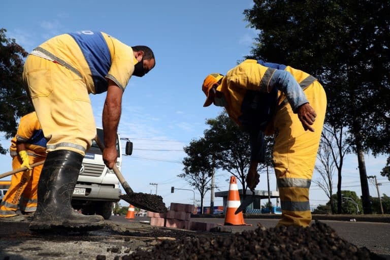 Prefeitura do Rio retira 229 toneladas de resíduos de bueiros durante  Operação Ralo Limpo