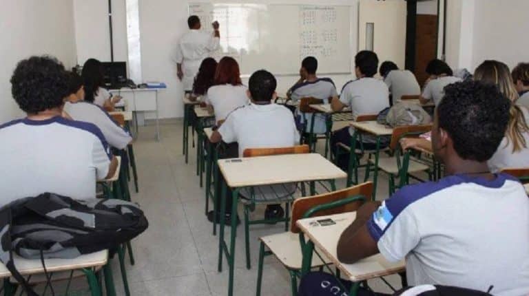 Negros são maioria nas escolas públicas do Rio e minoria na rede privada