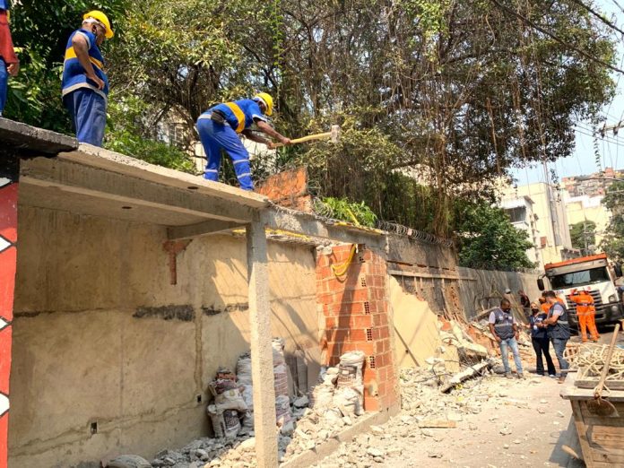 Construções irregulares são demolidas em Copacabana - Diário do Rio de ...