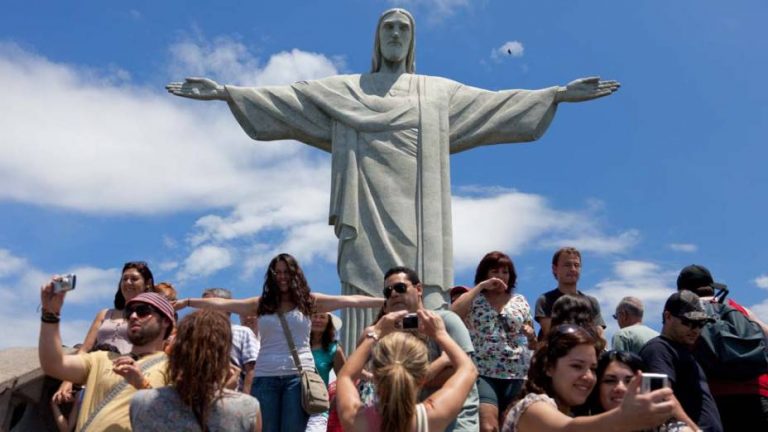 Pontos turísticos do Rio têm alta movimentação às vésperas do Réveillon