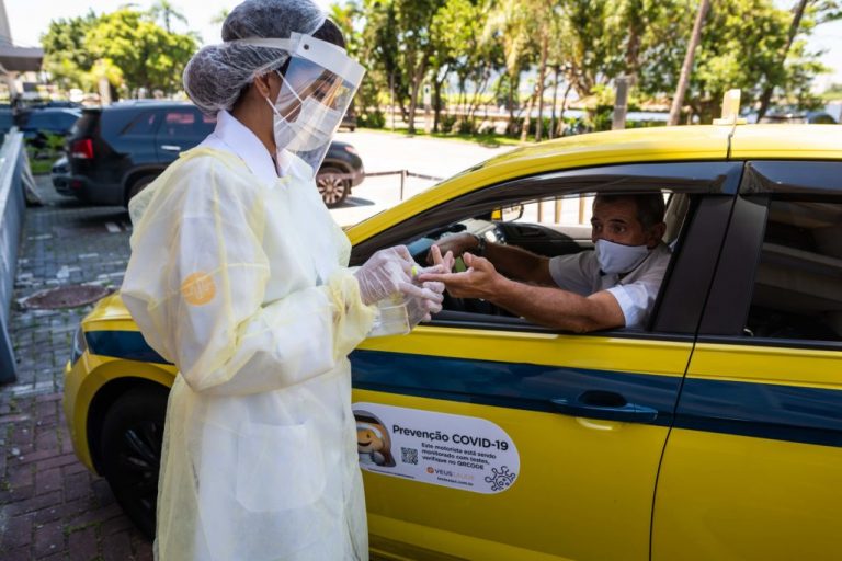 Parceria entre app e laboratório cria nova fonte de renda para taxistas no Rio