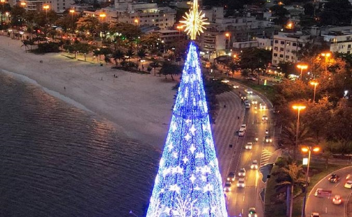 Árvore de Natal de São Francisco, em Niterói, tem 50 metros de altura -  Diário do Rio de Janeiro