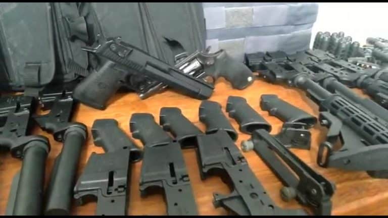 Projeto que libera fabricação e venda de armas no Rio sai de pauta
