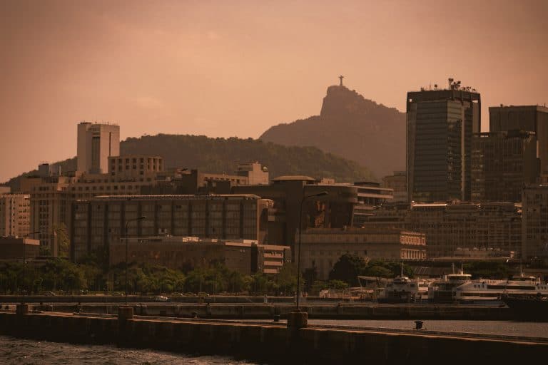 Rio de Janeiro foi o Estado brasileiro com a maior taxa de óbitos a cada 100 mil habitantes em 2021