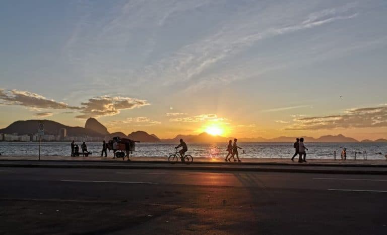 Chuva dá trégua e semana no Rio começa com sol entre nuvens