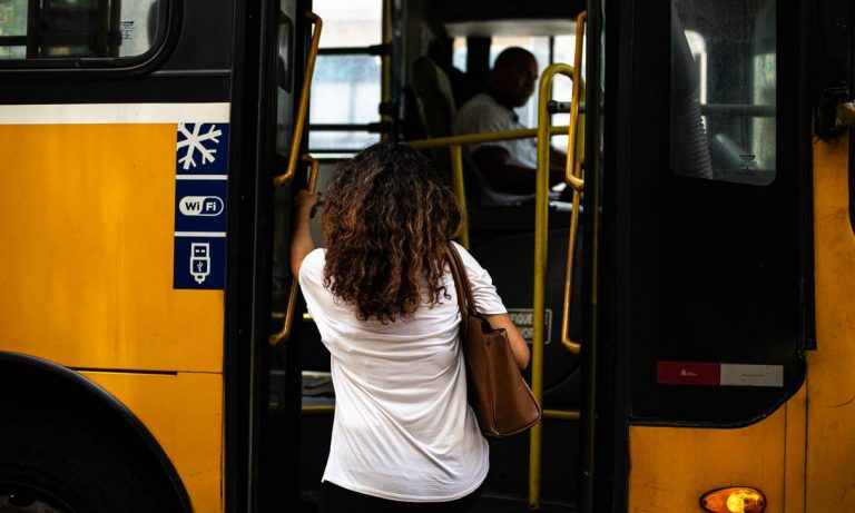 Estudo afirma que o reajuste das passagens de ônibus deveria ser de 200%