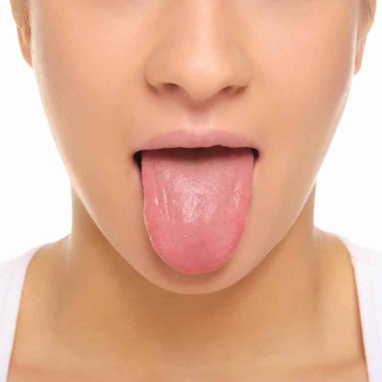Fernanda Dias: Raspar a língua, uma estratégia simples e eficiente para melhorar a saúde