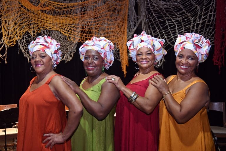 Matriarcas do Samba homenageiam Dona Ivone Lara no Teatro Rival, Centro