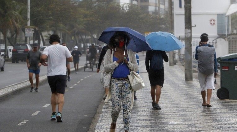 Fim de semana no Rio será de chuva e tempo fechado